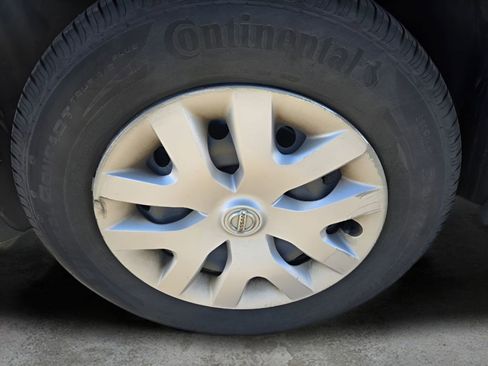 Used 2019 Nissan Rogue Sport S image 9