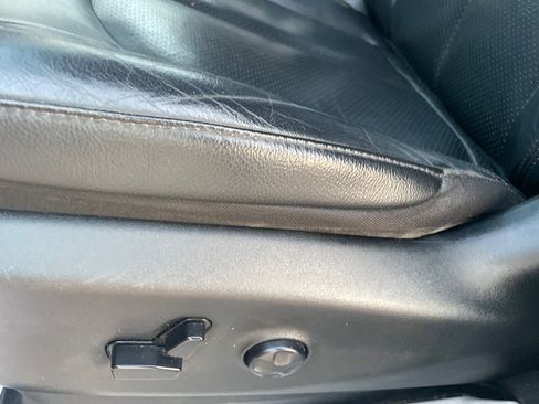 Used 2020 Chrysler Pacifica Touring-L image 21