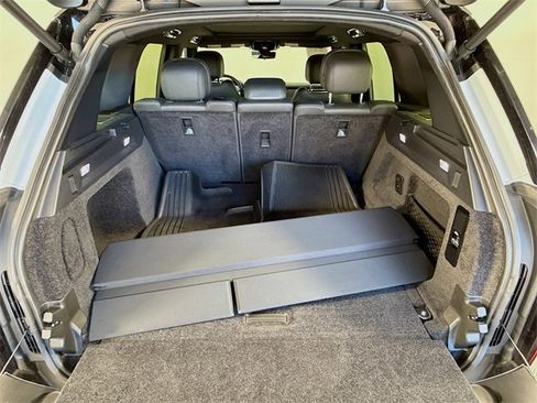 Certified 2023 Land Rover Range Rover SE image 28