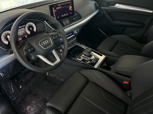 Used 2025 Audi Q5 2.0T Premium w/ Convenience Plus Package AWD/4WD image 11