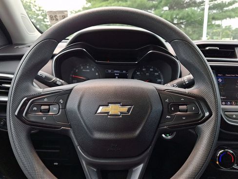 Used 2023 Chevrolet TrailBlazer LT FWD image 20
