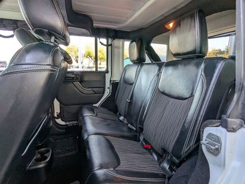 Used 2015 Jeep Wrangler Unlimited Sport image 23