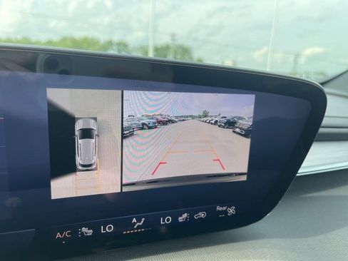 New 2025 Buick Enclave Preferred w/ Power Package image 23