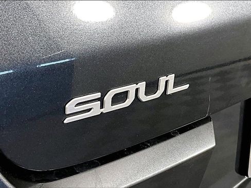 Used 2023 Kia Soul LX w/ LX Technology Package image 24