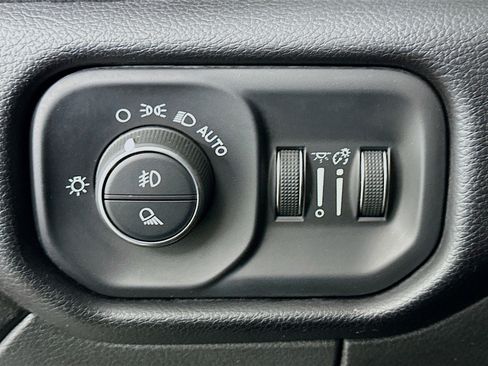 Used 2024 RAM 2500 Laramie image 17