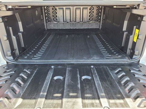 Used 2012 Chevrolet Avalanche LTZ RWD image 26