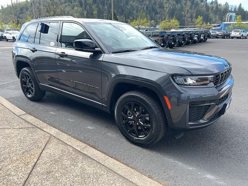 New 2026 Jeep Grand Cherokee Altitude AWD/4WD image 3