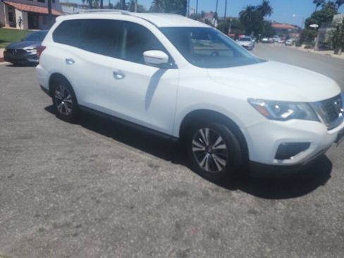 Used 2018 Nissan Pathfinder S FWD image 3