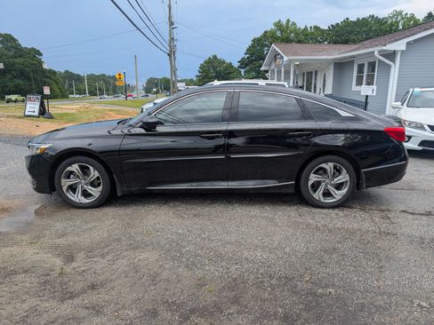 Used 2018 Honda Accord EX image 3