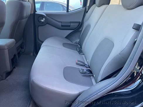 Used 2015 Nissan Xterra X RWD image 11