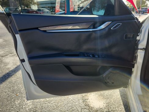Used 2018 Maserati Ghibli image 12