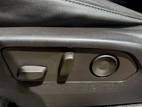 Used 2022 Chevrolet Suburban LT AWD/4WD image 18