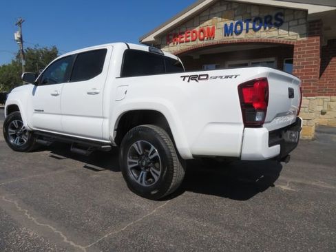 Used 2019 Toyota Tacoma 2WD Double Cab image 7