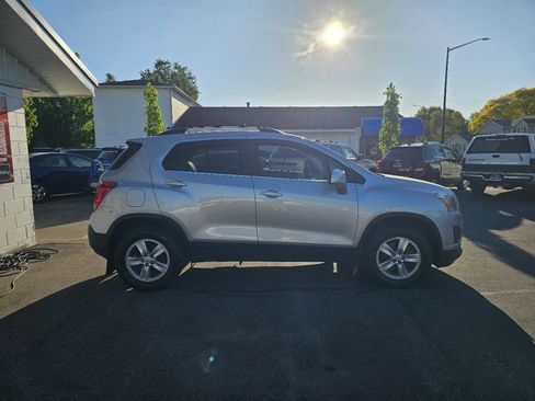 Used 2016 Chevrolet Trax LT w/ LT Convenience Package AWD/4WD image 13