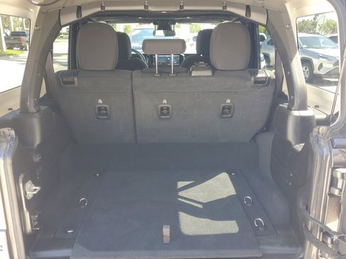 Used 2024 Jeep Wrangler Rubicon image 10