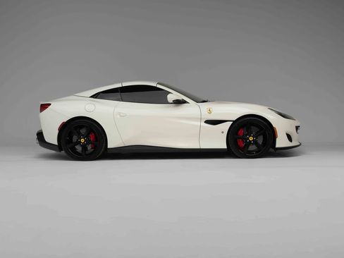 Used 2020 Ferrari Portofino image 2