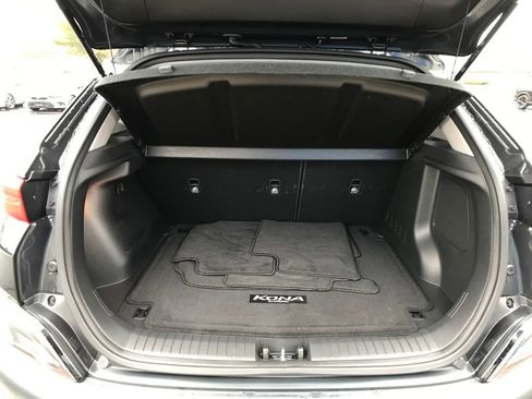 Used 2023 Hyundai Kona Limited image 8