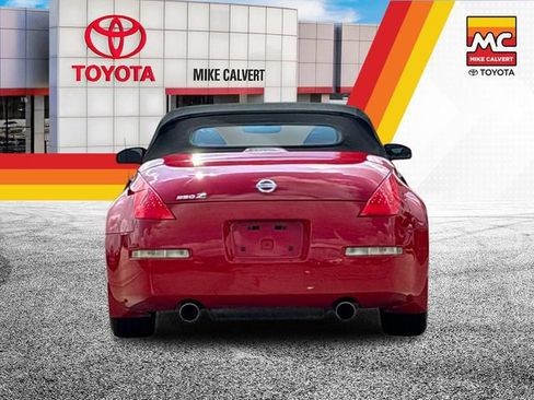Used 2006 Nissan 350Z Grand Touring RWD image 4