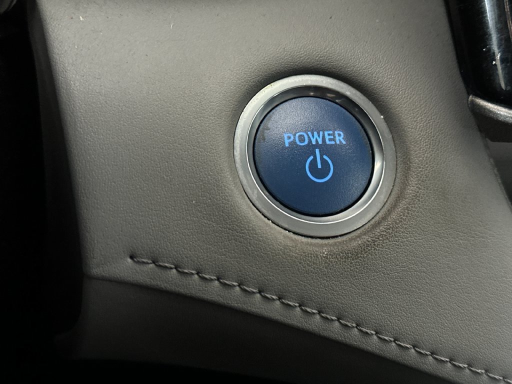 Used 2021 Toyota Highlander XLE FWD image 22