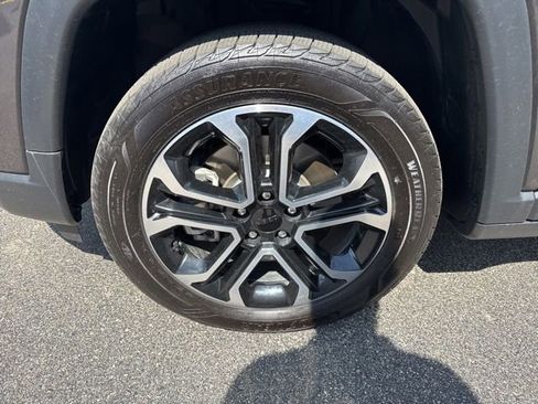 Certified 2023 Jeep Compass Limited AWD/4WD image 39