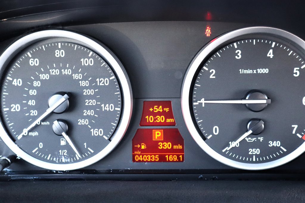 Used 2010 BMW 650i Convertible RWD image 29