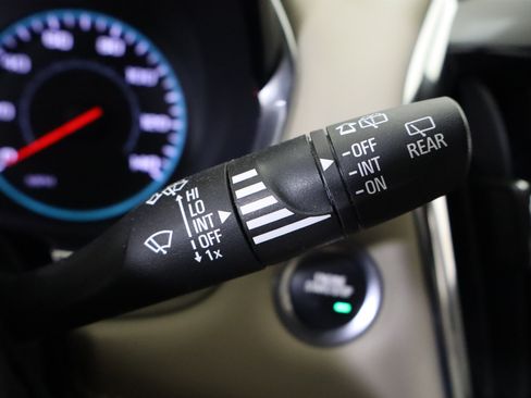 Used 2023 Chevrolet Traverse LS FWD image 31