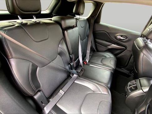 Certified 2020 Jeep Cherokee Limited w/ Technology Group FWD image 18
