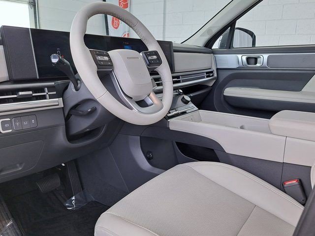 Used 2025 Hyundai Santa Fe SEL FWD image 8