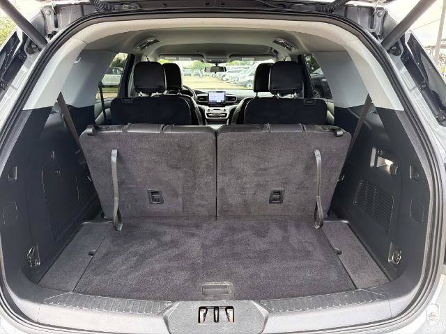 Certified 2022 Ford Explorer XLT w/ Equipment Group 202A RWD image 11