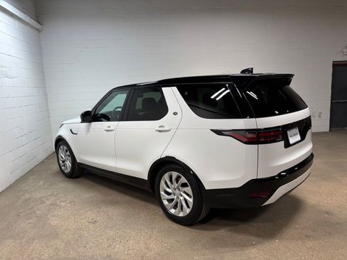 Used 2023 Land Rover Discovery S R-Dynamic image 10
