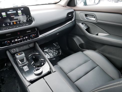 Certified 2023 Nissan Rogue SL w/ SL Premium Package image 11