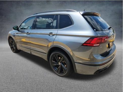 Used 2023 Volkswagen Tiguan SE R-Line FWD image 7