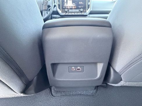 Certified 2025 Nissan Frontier SV image 27