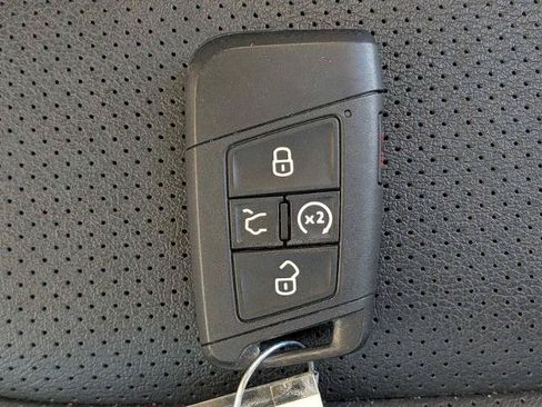 Used 2023 Volkswagen Taos SEL AWD/4WD image 29