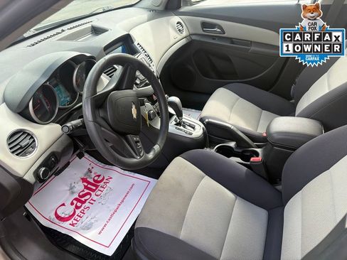 Used 2014 Chevrolet Cruze LS FWD image 25