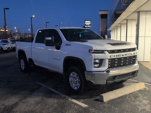 Used 2021 Chevrolet Silverado 2500 LT w/ Z71 Off-Road Package image 2
