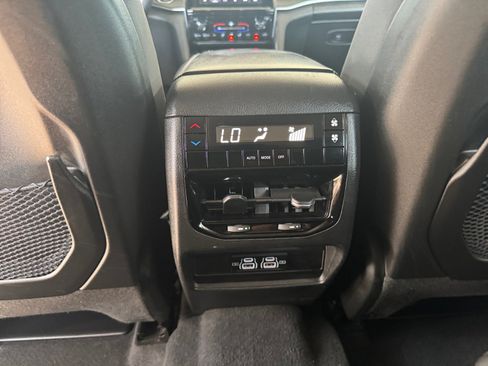 Used 2023 Jeep Grand Cherokee L Laredo AWD/4WD image 16