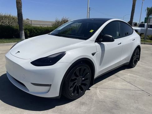 Used 2023 Tesla Model Y Long Range AWD/4WD image 4