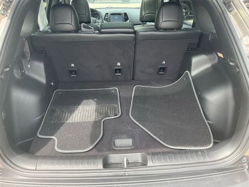 Used 2021 Jeep Cherokee Latitude Lux 80th Anniv w/ Quick Order Package 26U 80TH image 22