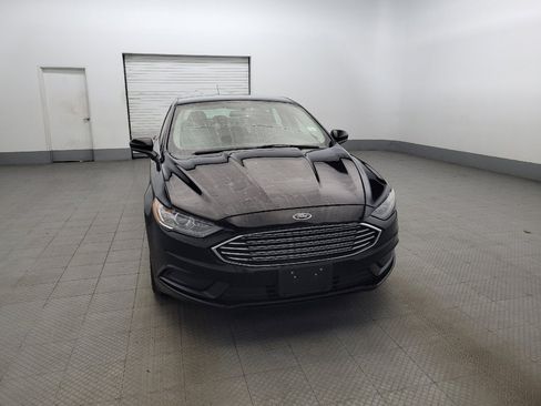 Used 2017 Ford Fusion SE image 14