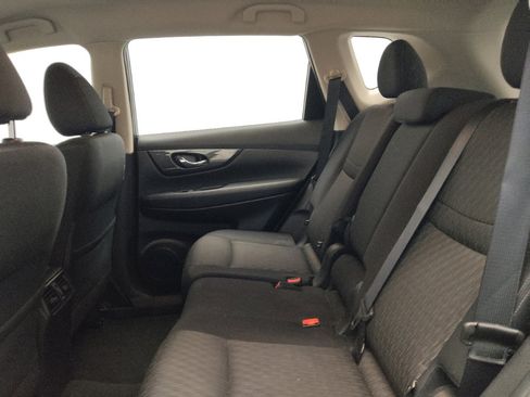 Used 2017 Nissan Rogue S AWD/4WD image 18