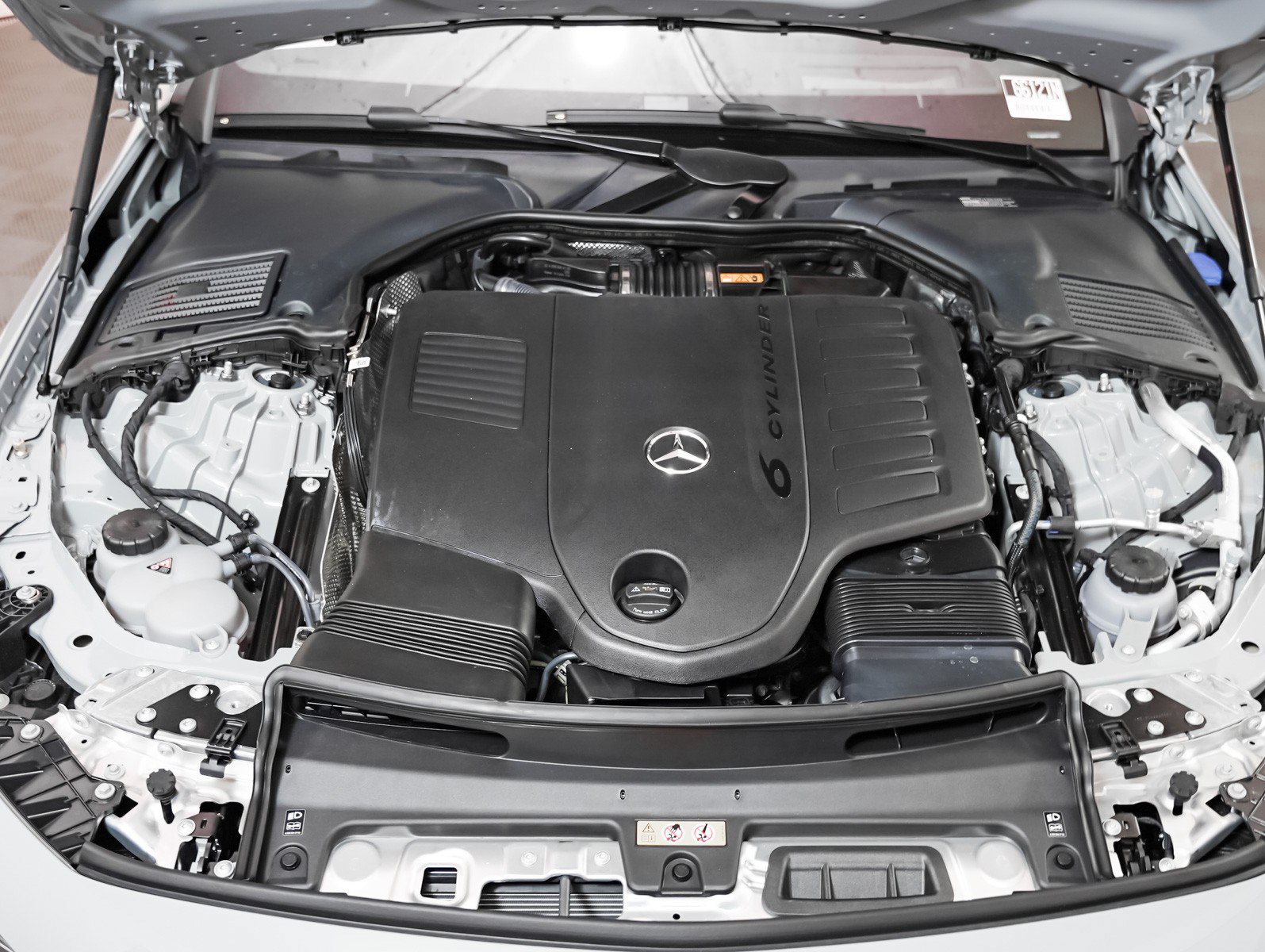New 2026 Mercedes-Benz CLE 450 4MATIC Coupe image 4