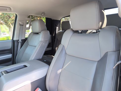 Used 2021 Toyota Tundra Limited w/ Limited Premium Package AWD/4WD image 41