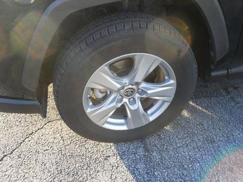 Used 2022 Toyota RAV4 LE image 29