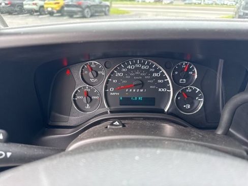 Used 2025 Chevrolet Express 3500 w/ Power Convenience Package RWD image 15