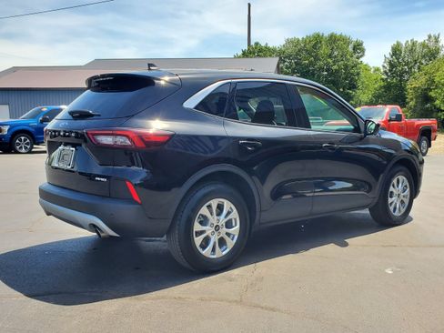 Used 2023 Ford Escape Active w/ Tech Pack #2 AWD/4WD image 4