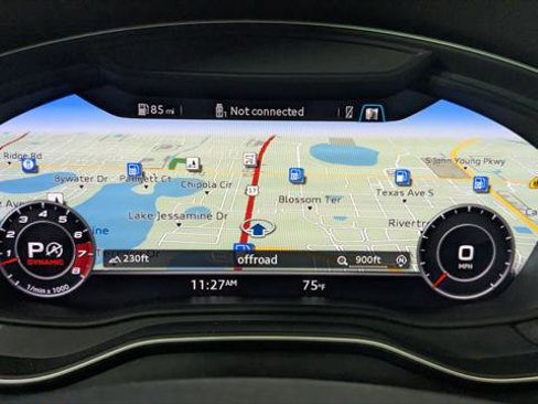 Used 2018 Audi SQ5 Premium Plus w/ Navigation Package image 26