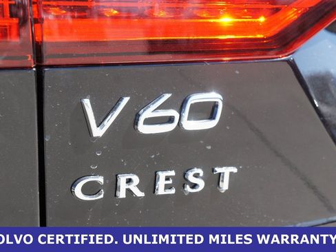 New 2025 Volvo V60 B5 Cross Country Ultra w/ Protection Package Premier image 8