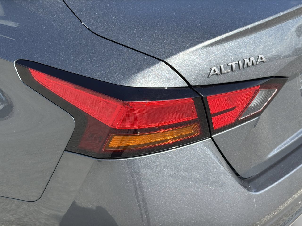 Used 2024 Nissan Altima 2.5 SV FWD image 7
