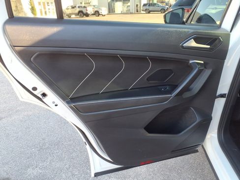 Used 2024 Volkswagen Tiguan SE R-Line image 28